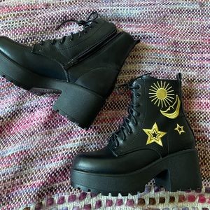 Dollskill boots